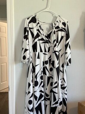 Beautiful black and white womens new dress!